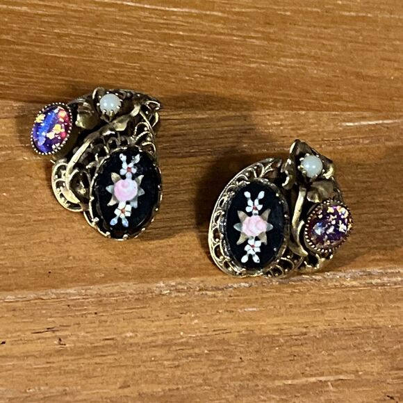 Vintage Rare Art Deco Flower Leaf Design Gold Tone Clip Earrings